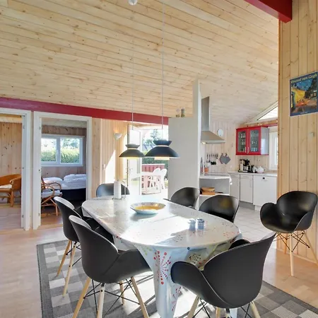 Simjanka - 600m From The Sea By Interhome Hadsund